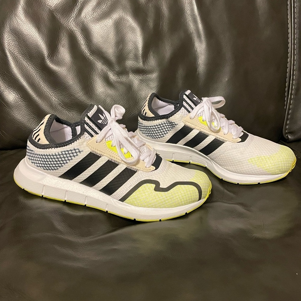 Adidas Swift Run X Sneakers